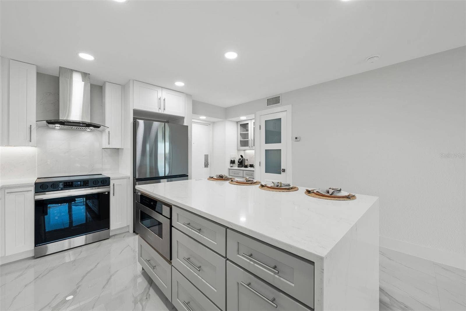 4900 BRITTANY DRIVE S, #405, St Petersburg, FL 33715 4900 BRITTANY DRIVE S, #405, St Petersburg, FL 33715