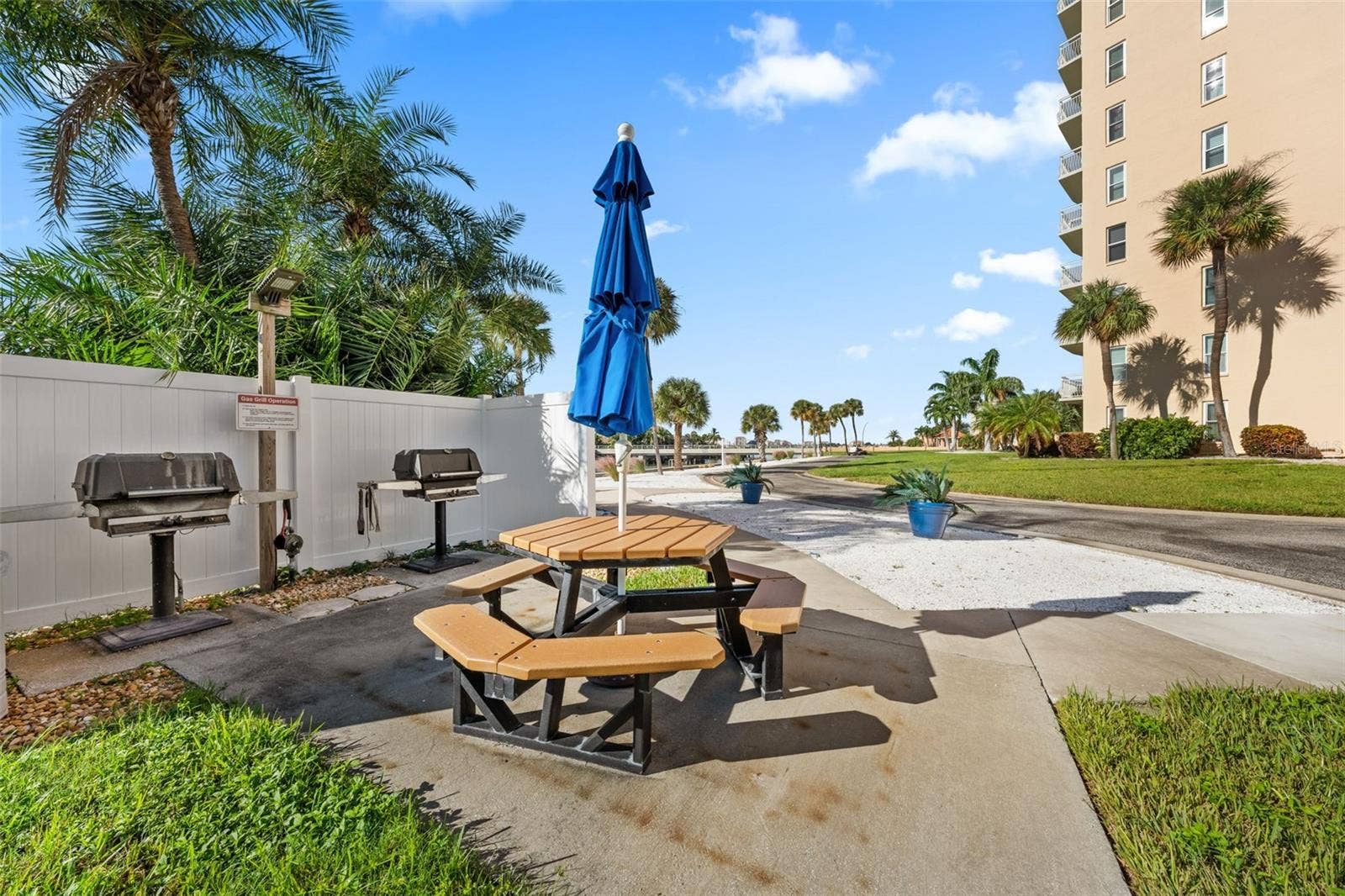 4900 BRITTANY DRIVE S, #405, St Petersburg, FL 33715 4900 BRITTANY DRIVE S, #405, St Petersburg, FL 33715
