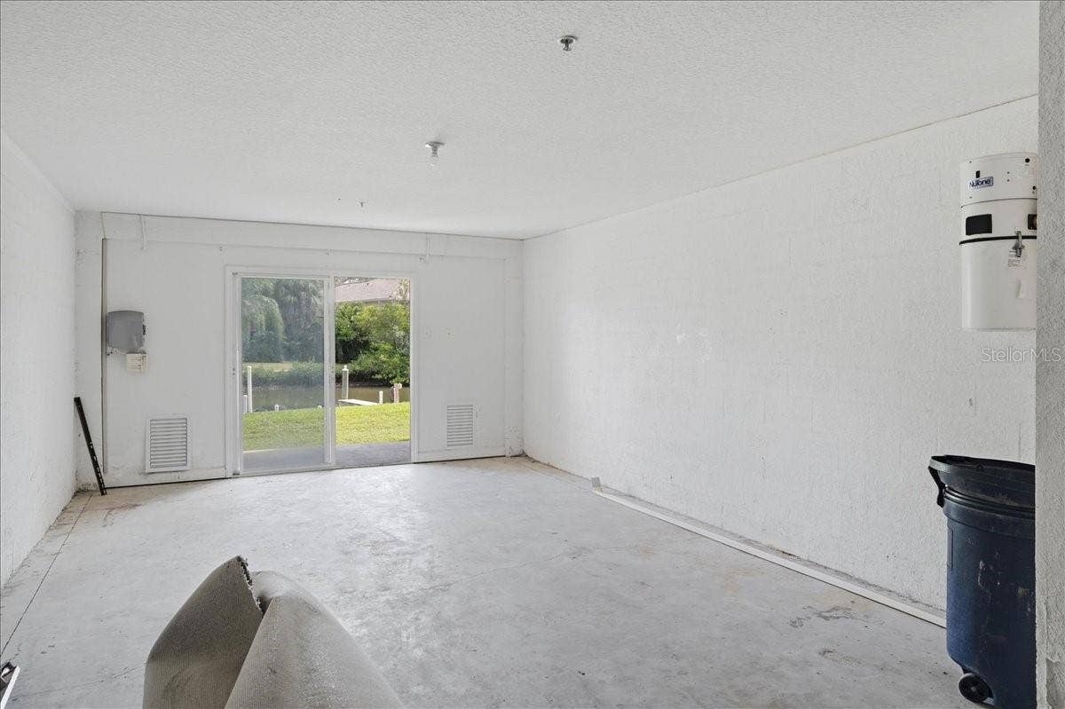116 BRENT CIRCLE, Oldsmar, FL 34677 116 BRENT CIRCLE, Oldsmar, FL 34677