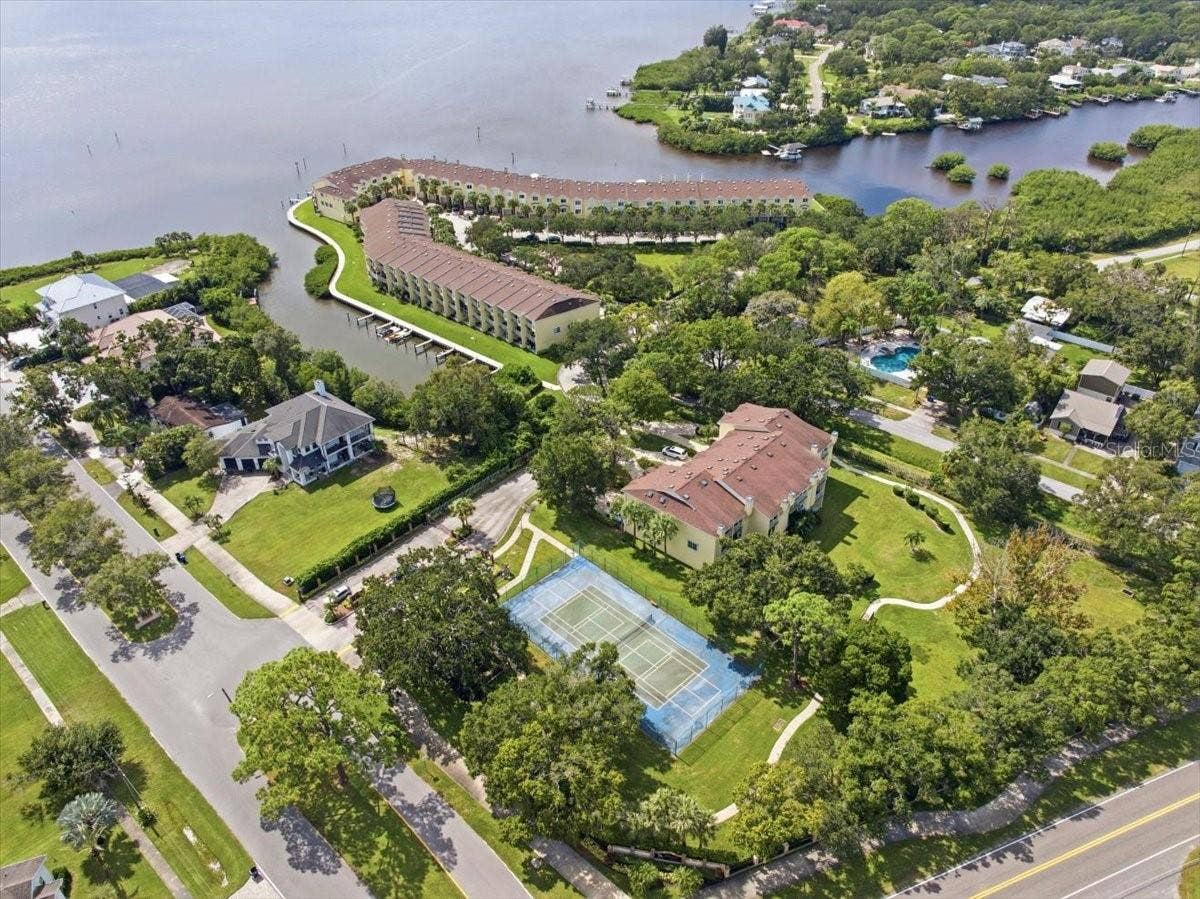 116 BRENT CIRCLE, Oldsmar, FL 34677 116 BRENT CIRCLE, Oldsmar, FL 34677