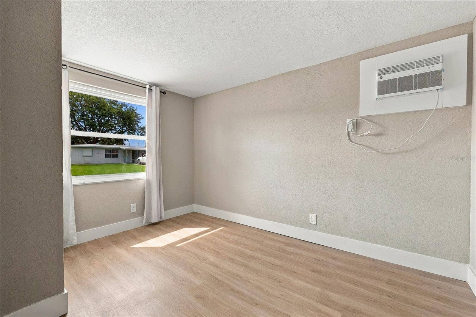 10493 116TH AVENUE, Largo, FL 33773