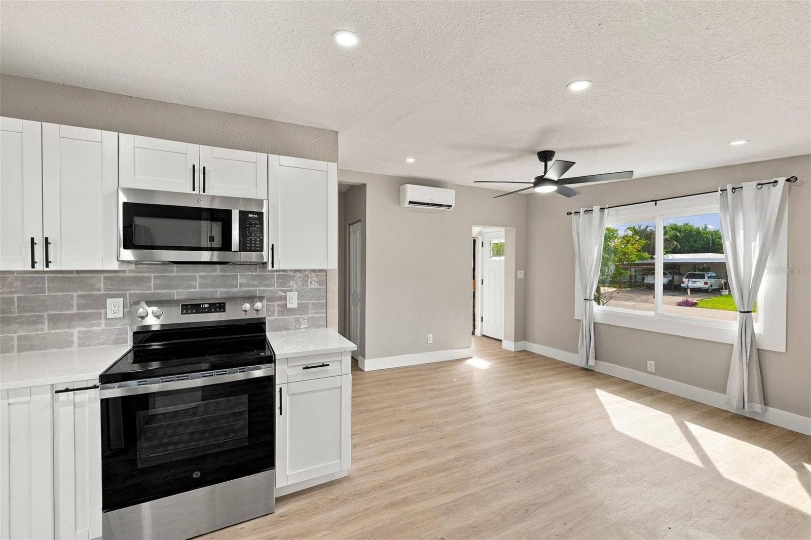 10493 116TH AVENUE, Largo, FL 33773