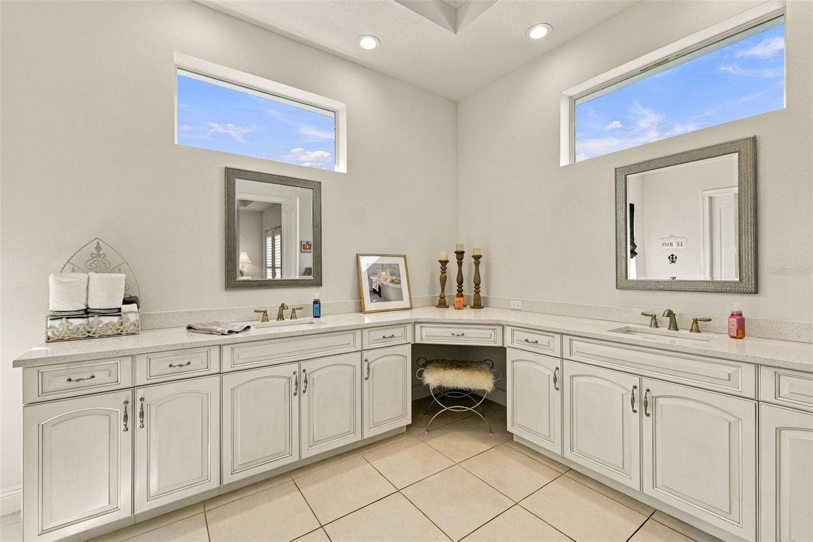 4001 42ND STREET S, St Petersburg, FL 33711 4001 42ND STREET S, St Petersburg, FL 33711