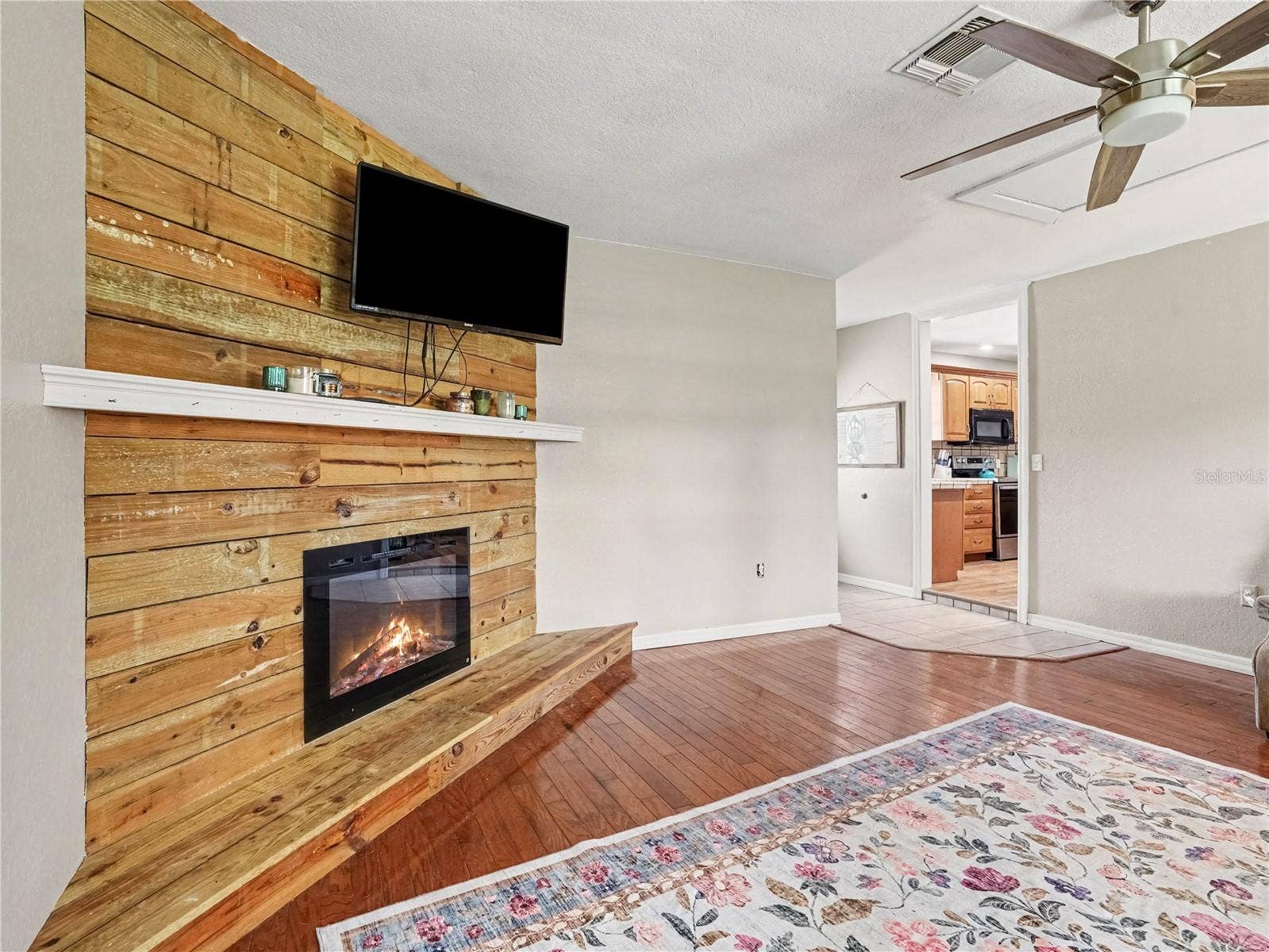 9001 SCALES RD, Lakeland, FL 33810 9001 SCALES RD, Lakeland, FL 33810