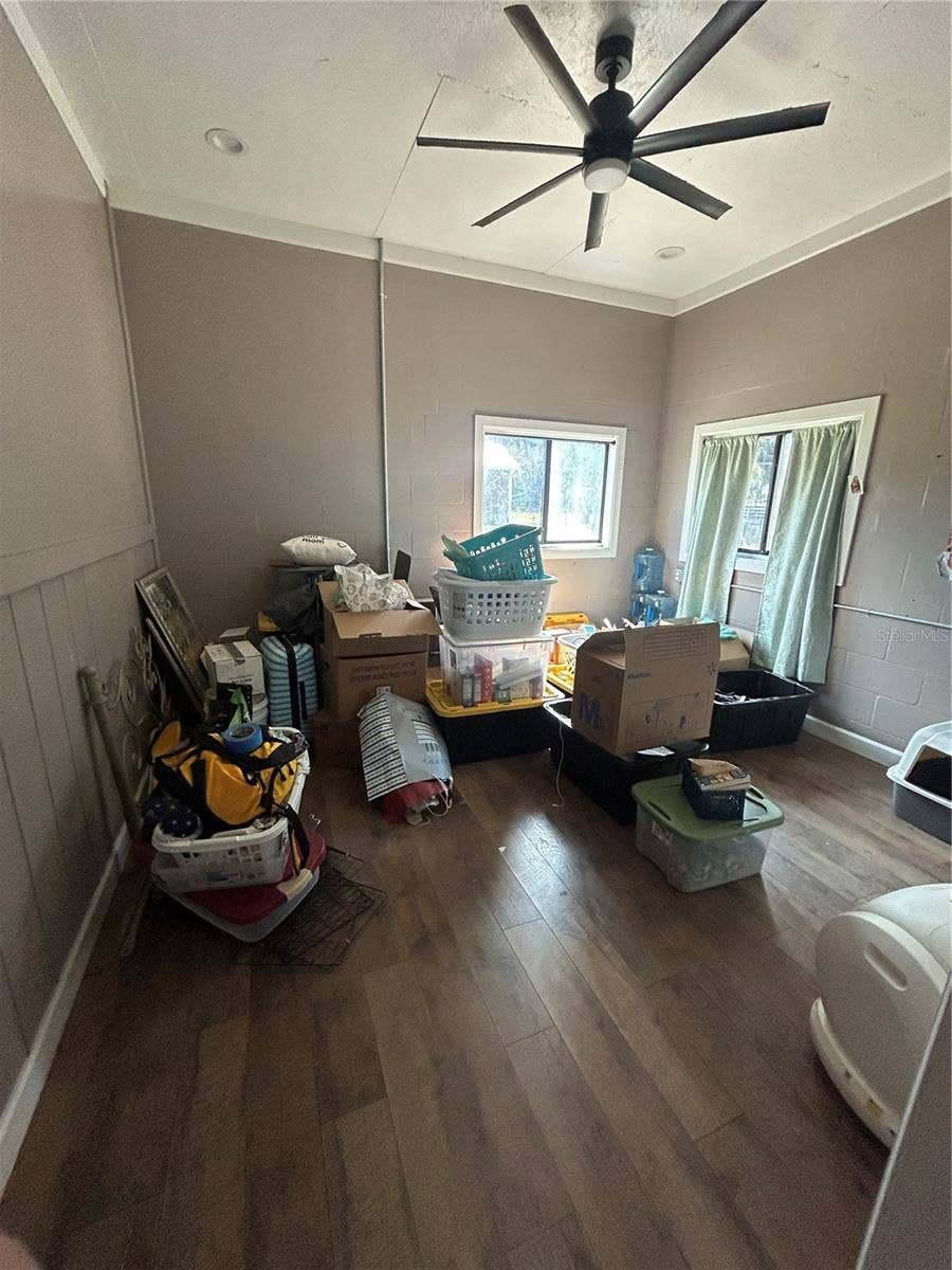 9001 SCALES RD, Lakeland, FL 33810 room in gagrage