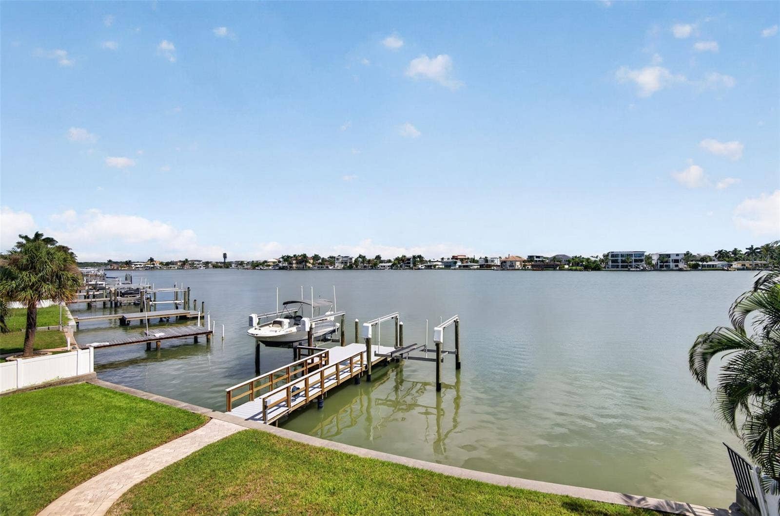 17021 DOLPHIN DRIVE, North Redington Beach, FL 33708 YOU CAN KAYAK SKI TUBE OR WAKE BOARD HERE