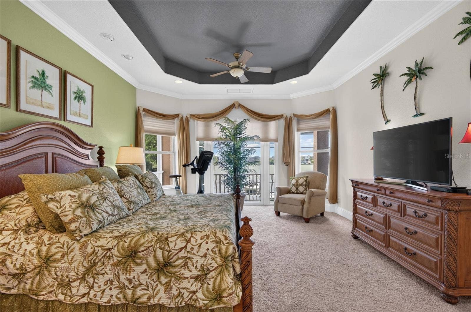 17021 DOLPHIN DRIVE, North Redington Beach, FL 33708 PRIMARY SUITE BOASTS FRENCH DOORS TO THE VERANDA