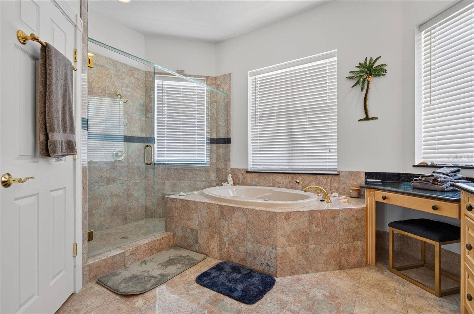 17021 DOLPHIN DRIVE, North Redington Beach, FL 33708 JACUZZI GARDEN TUB