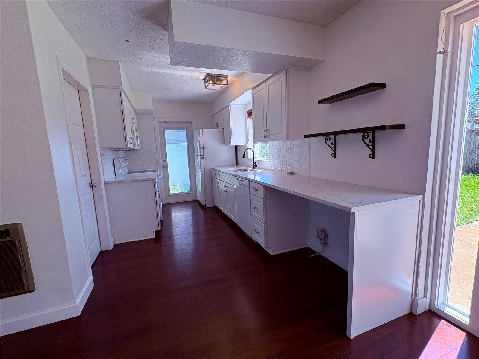 1518 W RIVER LANE, Tampa, FL 33603 1518 W RIVER LANE, Tampa, FL 33603