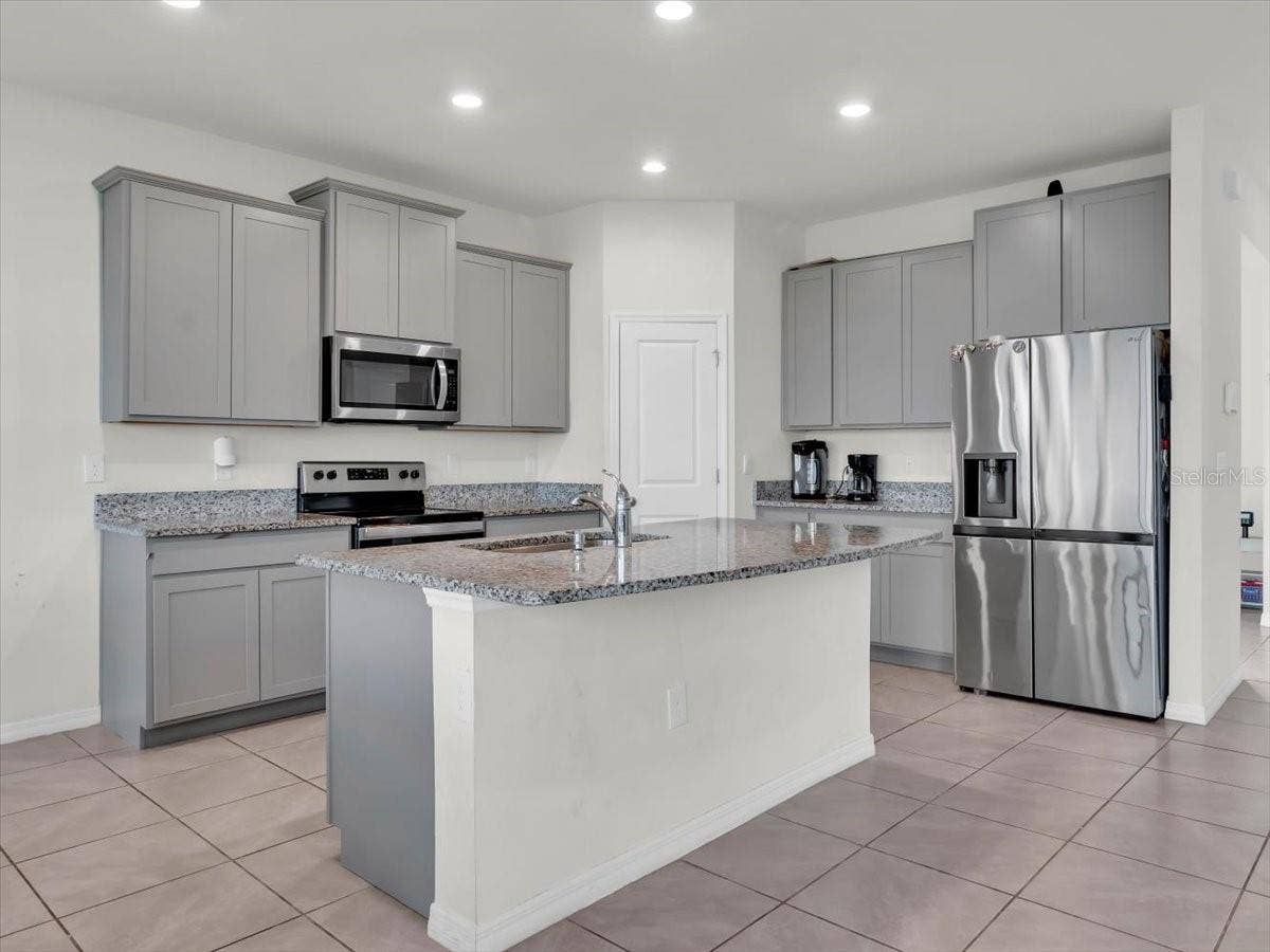 5421 FLINT HILLS DRIVE, Wimauma, FL 33598
