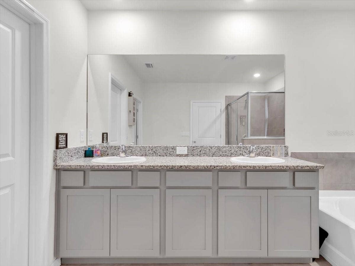 5421 FLINT HILLS DRIVE, Wimauma, FL 33598