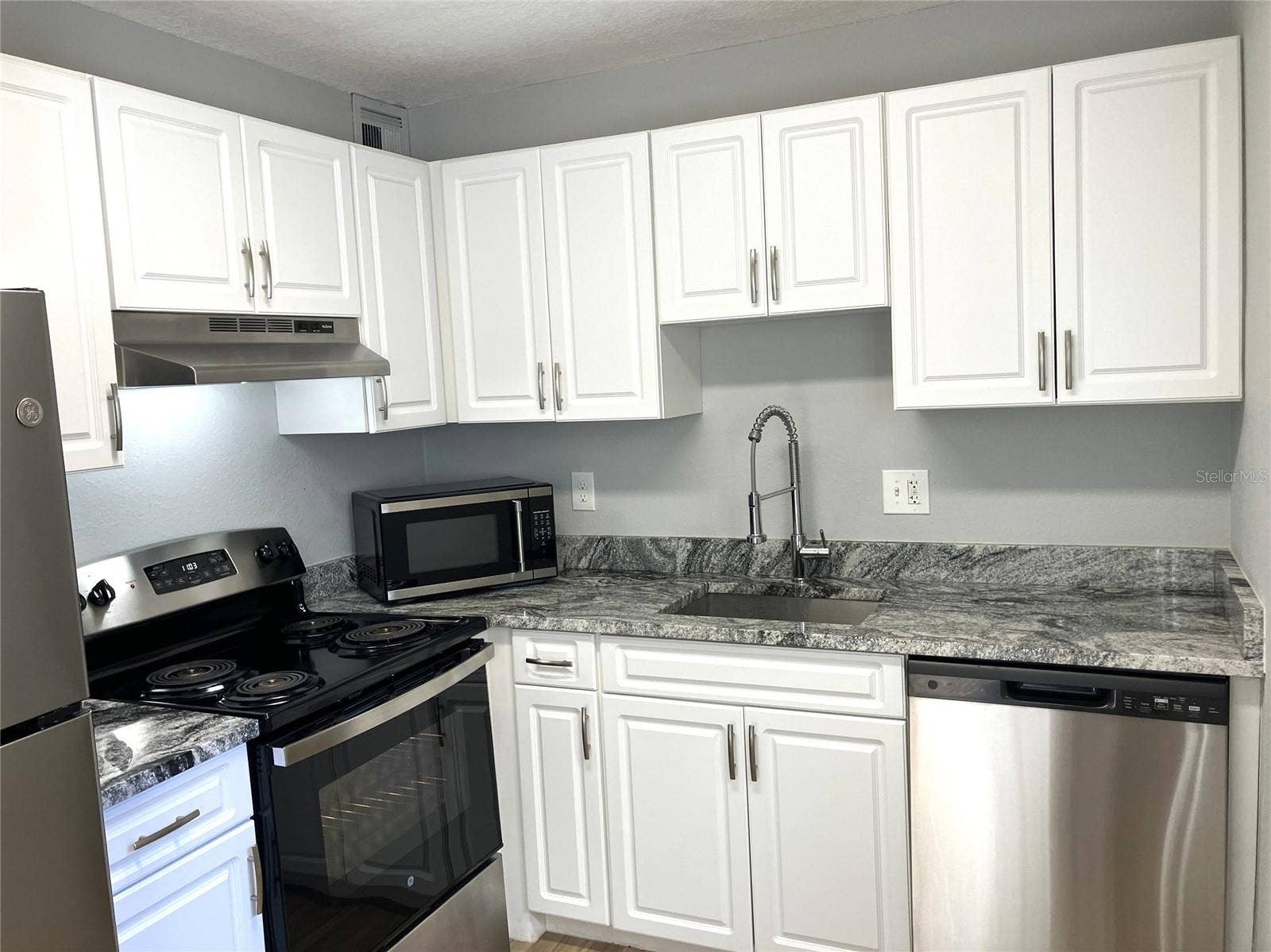 11703 RAINTREE VILLAGE BOULEVARD, #B, Temple Terrace, FL 33617 11703 RAINTREE VILLAGE BOULEVARD, #B, Temple Terrace, FL 33617