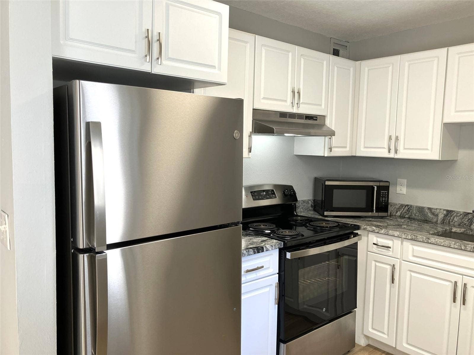 11703 RAINTREE VILLAGE BOULEVARD, #B, Temple Terrace, FL 33617 11703 RAINTREE VILLAGE BOULEVARD, #B, Temple Terrace, FL 33617