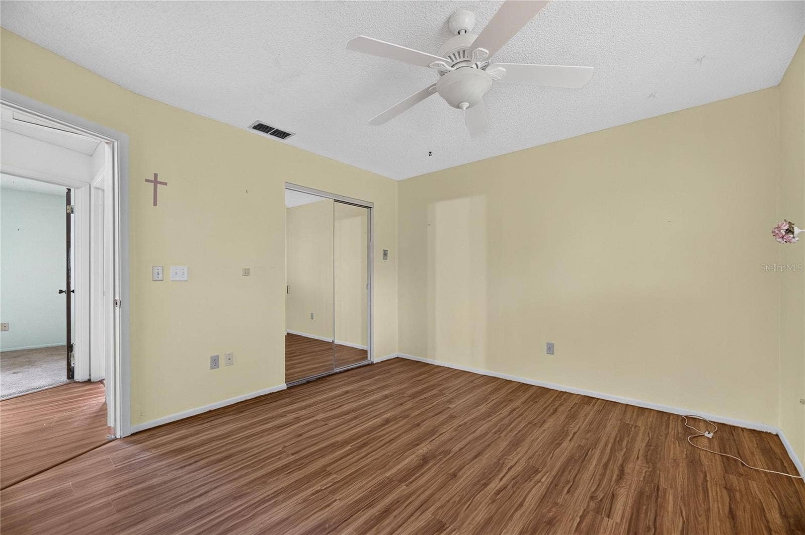 332 BRANDYWINE DRIVE, Valrico, FL 33594 332 BRANDYWINE DRIVE, Valrico, FL 33594