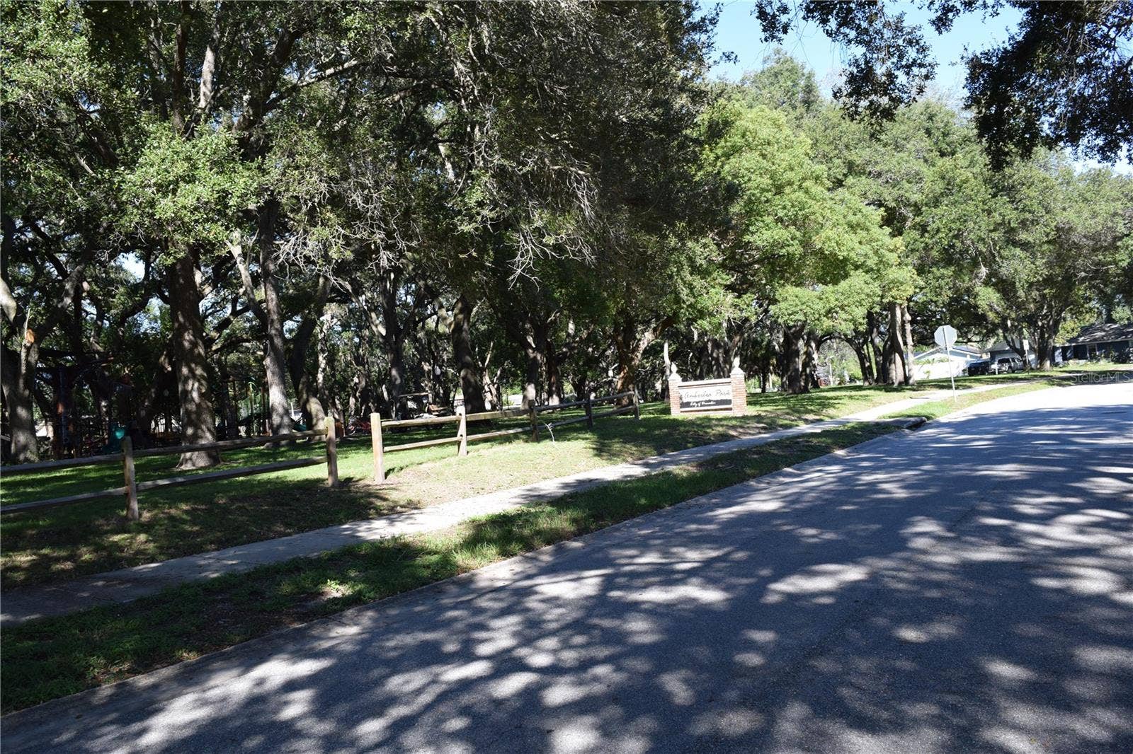 1610 AMBERLEA DRIVE N, Dunedin, FL 34698 1610 AMBERLEA DRIVE N, Dunedin, FL 34698