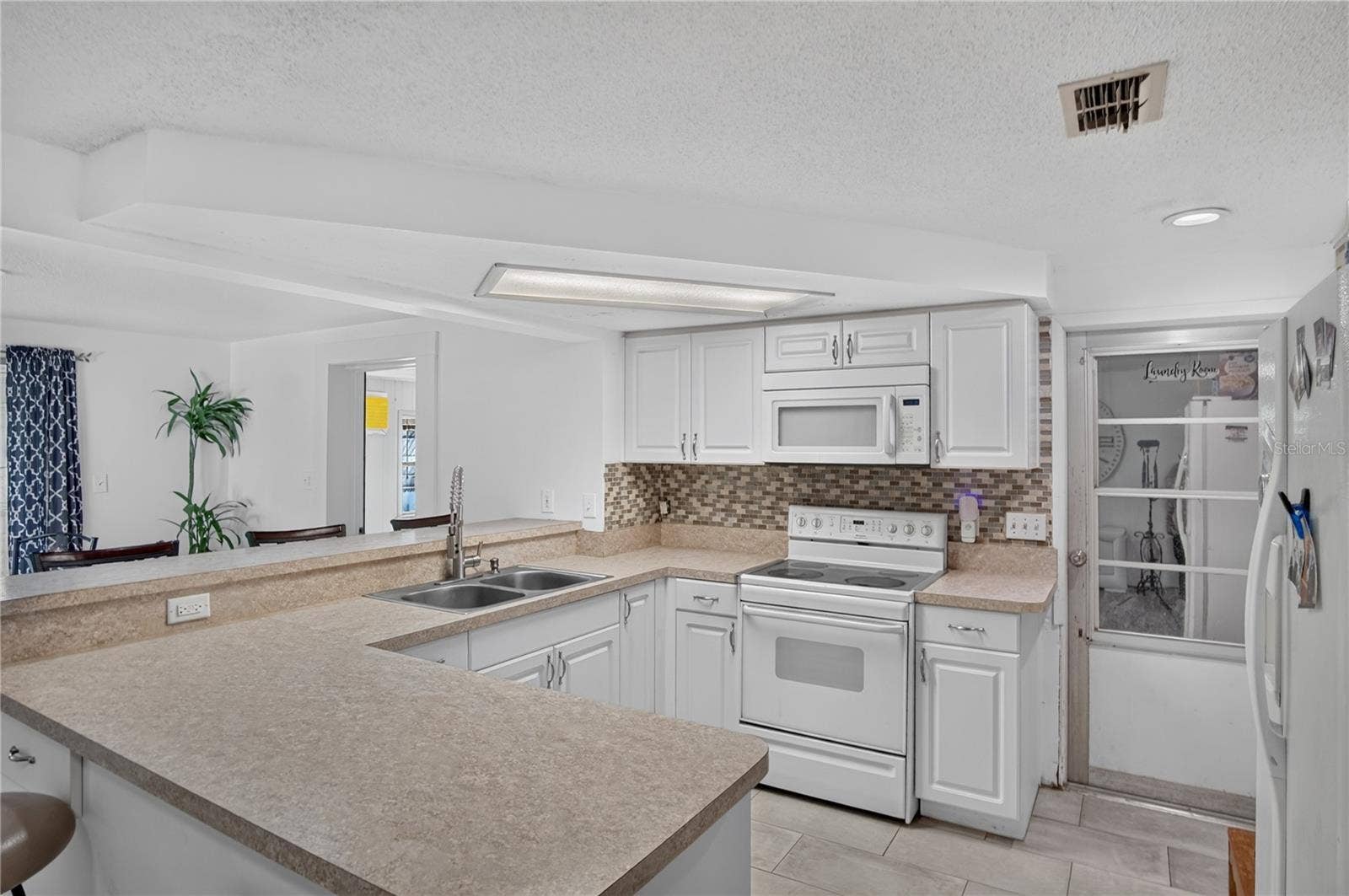 6020 17TH STREET, Zephyrhills, FL 33542 6020 17TH STREET, Zephyrhills, FL 33542