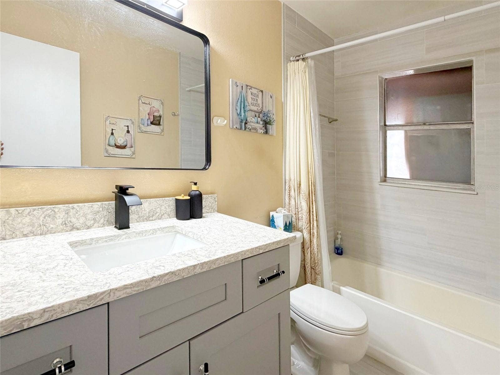 615 2ND AVENUE NE, #A, Largo, FL 33770 615 2ND AVENUE NE, #A, Largo, FL 33770