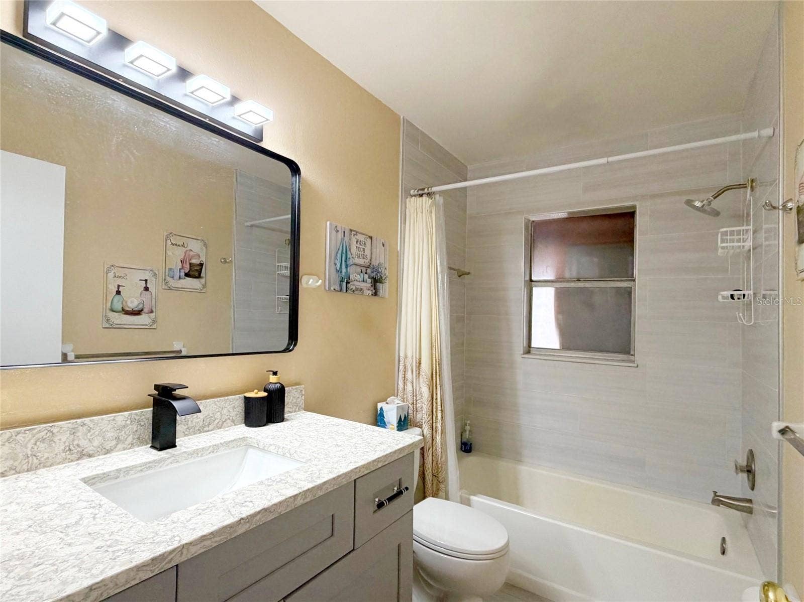 615 2ND AVENUE NE, #A, Largo, FL 33770 615 2ND AVENUE NE, #A, Largo, FL 33770