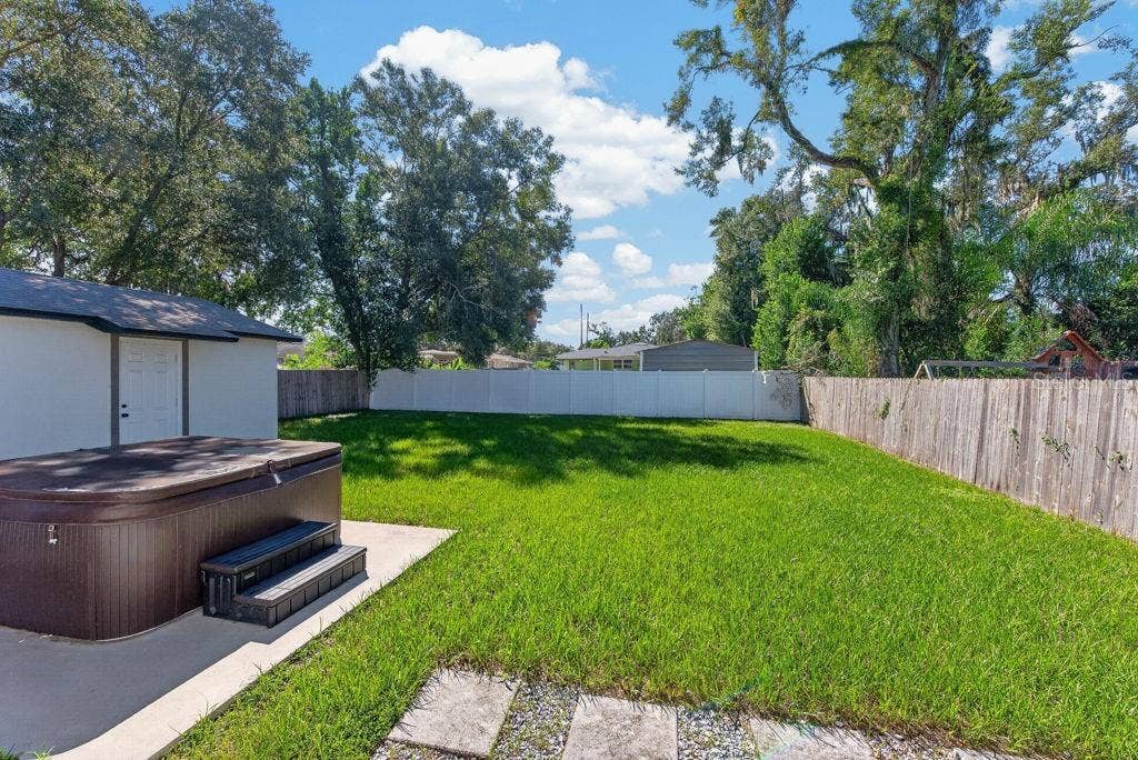 2009 E JEAN STREET, Tampa, FL 33610 2009 E JEAN STREET, Tampa, FL 33610