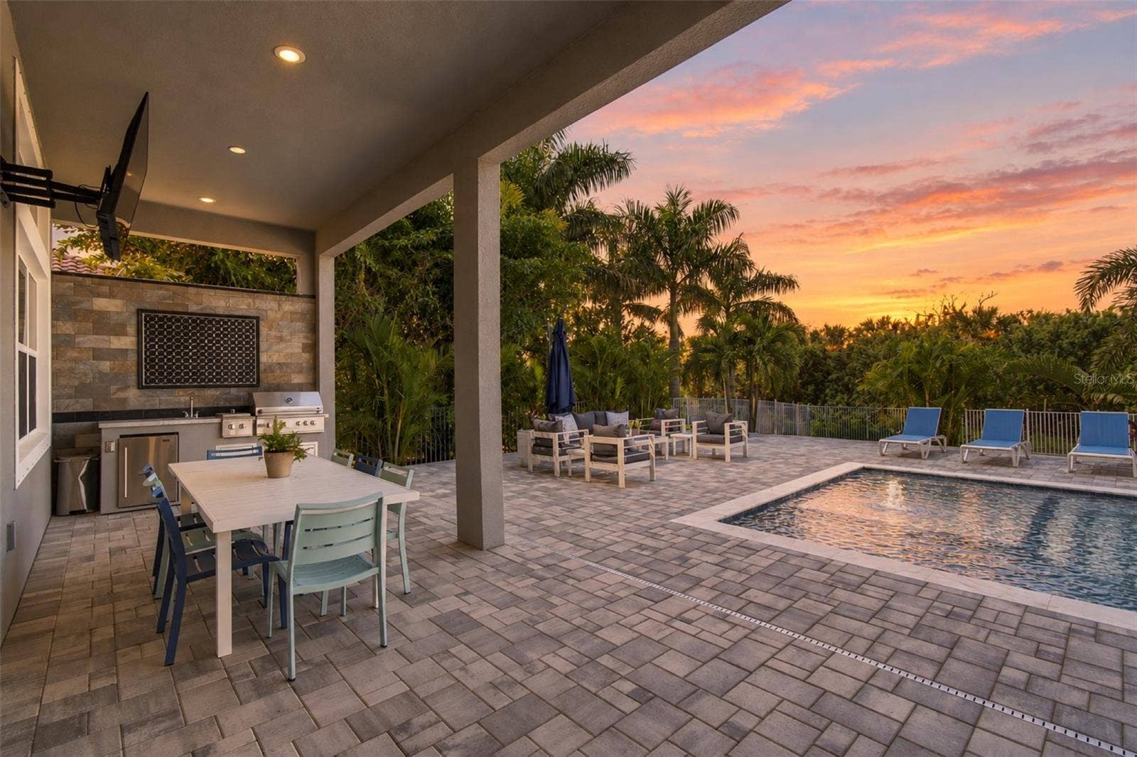 832 MANNS HARBOR DRIVE, Apollo Beach, FL 33572 832 MANNS HARBOR DRIVE, Apollo Beach, FL 33572