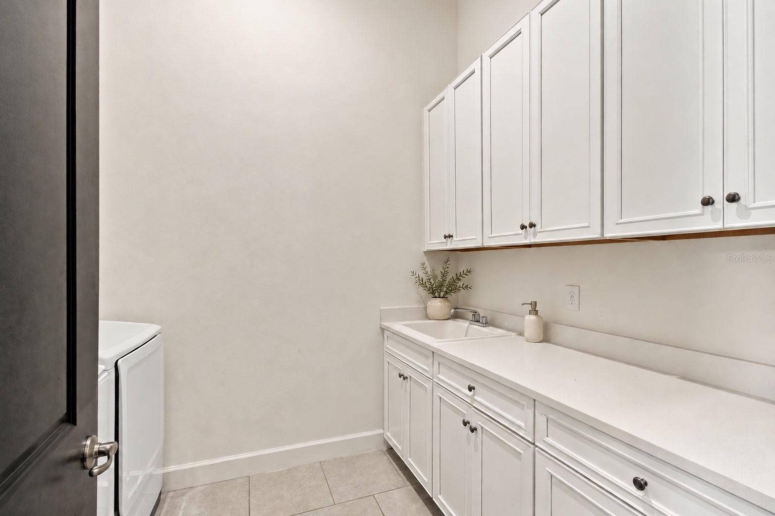 832 MANNS HARBOR DRIVE, Apollo Beach, FL 33572 832 MANNS HARBOR DRIVE, Apollo Beach, FL 33572
