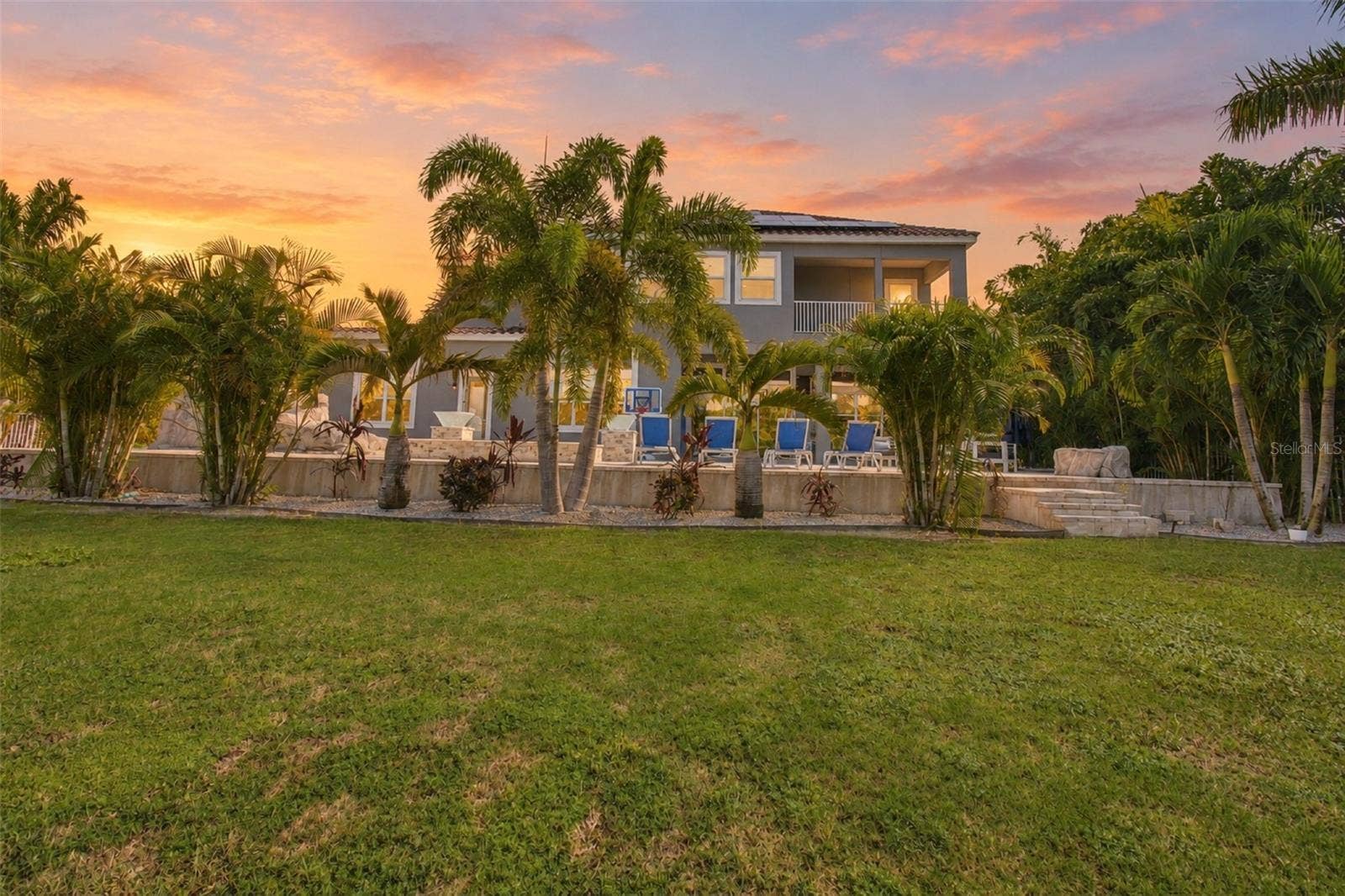832 MANNS HARBOR DRIVE, Apollo Beach, FL 33572 832 MANNS HARBOR DRIVE, Apollo Beach, FL 33572