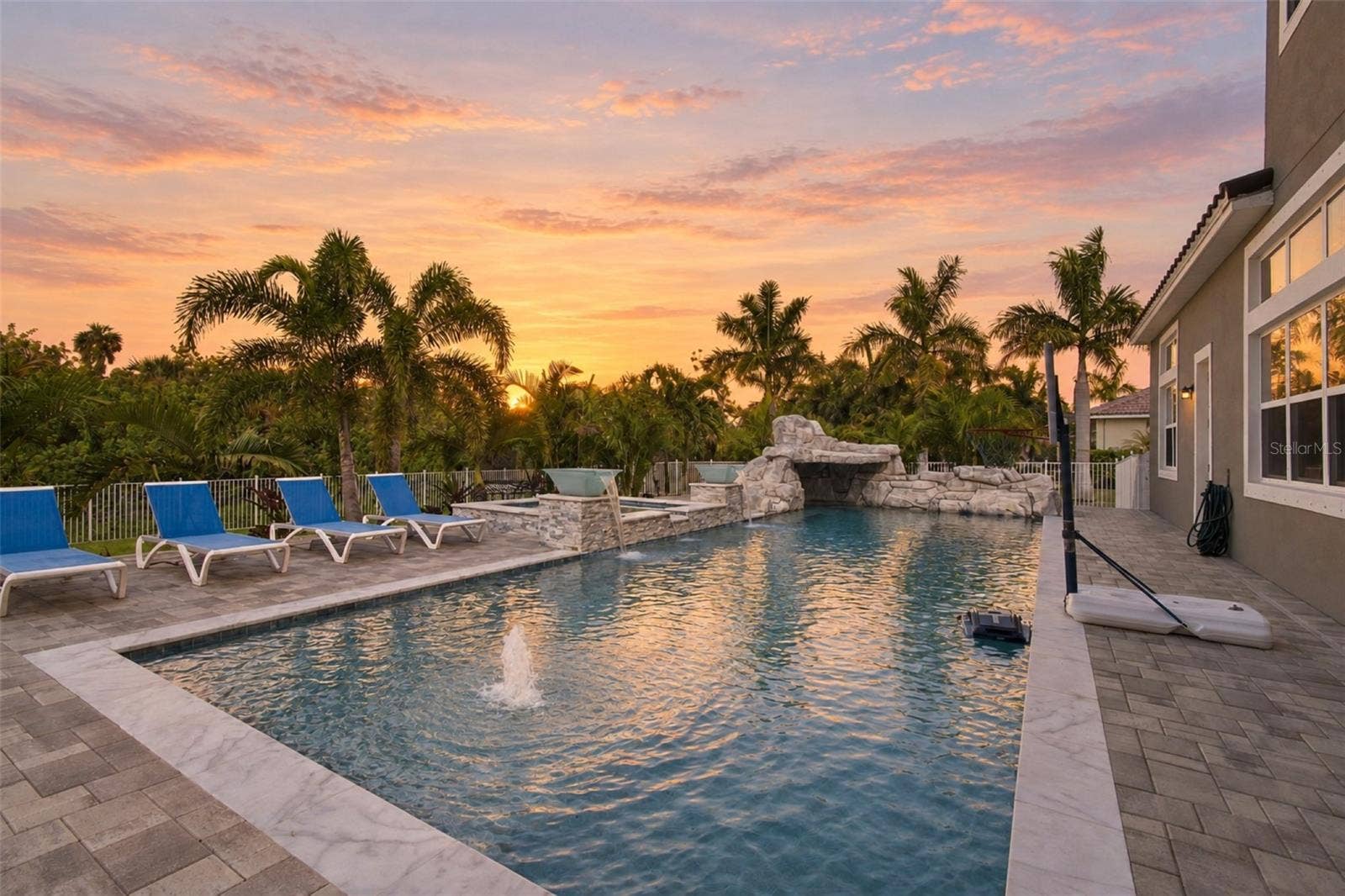 832 MANNS HARBOR DRIVE, Apollo Beach, FL 33572 832 MANNS HARBOR DRIVE, Apollo Beach, FL 33572