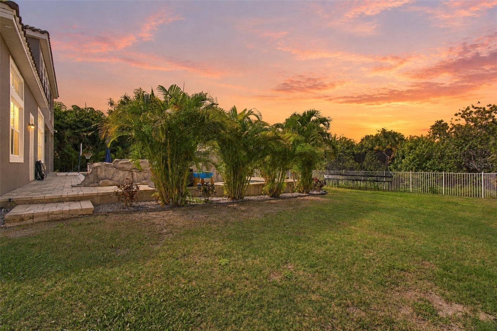 832 MANNS HARBOR DRIVE, Apollo Beach, FL 33572 832 MANNS HARBOR DRIVE, Apollo Beach, FL 33572