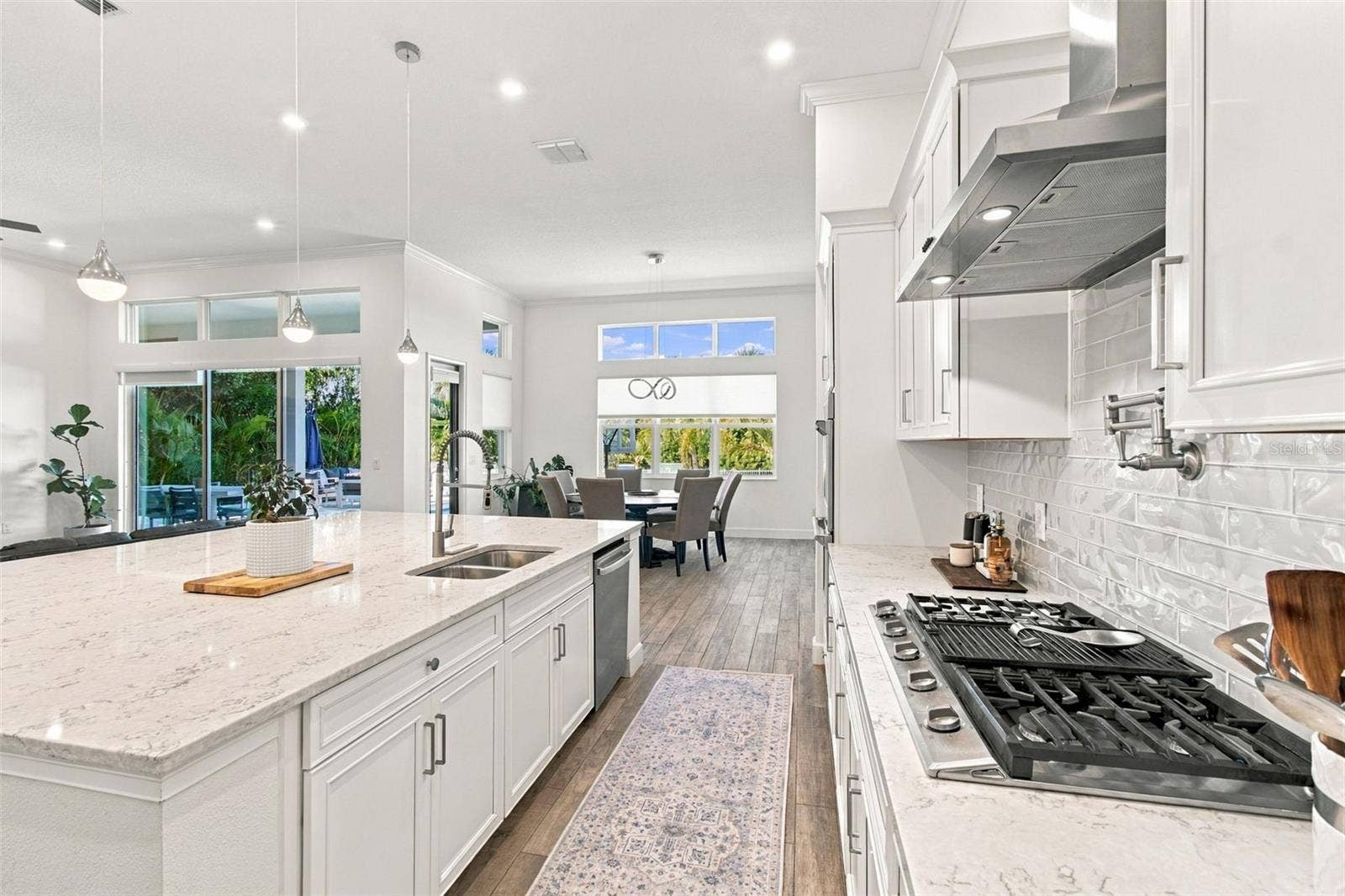 832 MANNS HARBOR DRIVE, Apollo Beach, FL 33572 832 MANNS HARBOR DRIVE, Apollo Beach, FL 33572