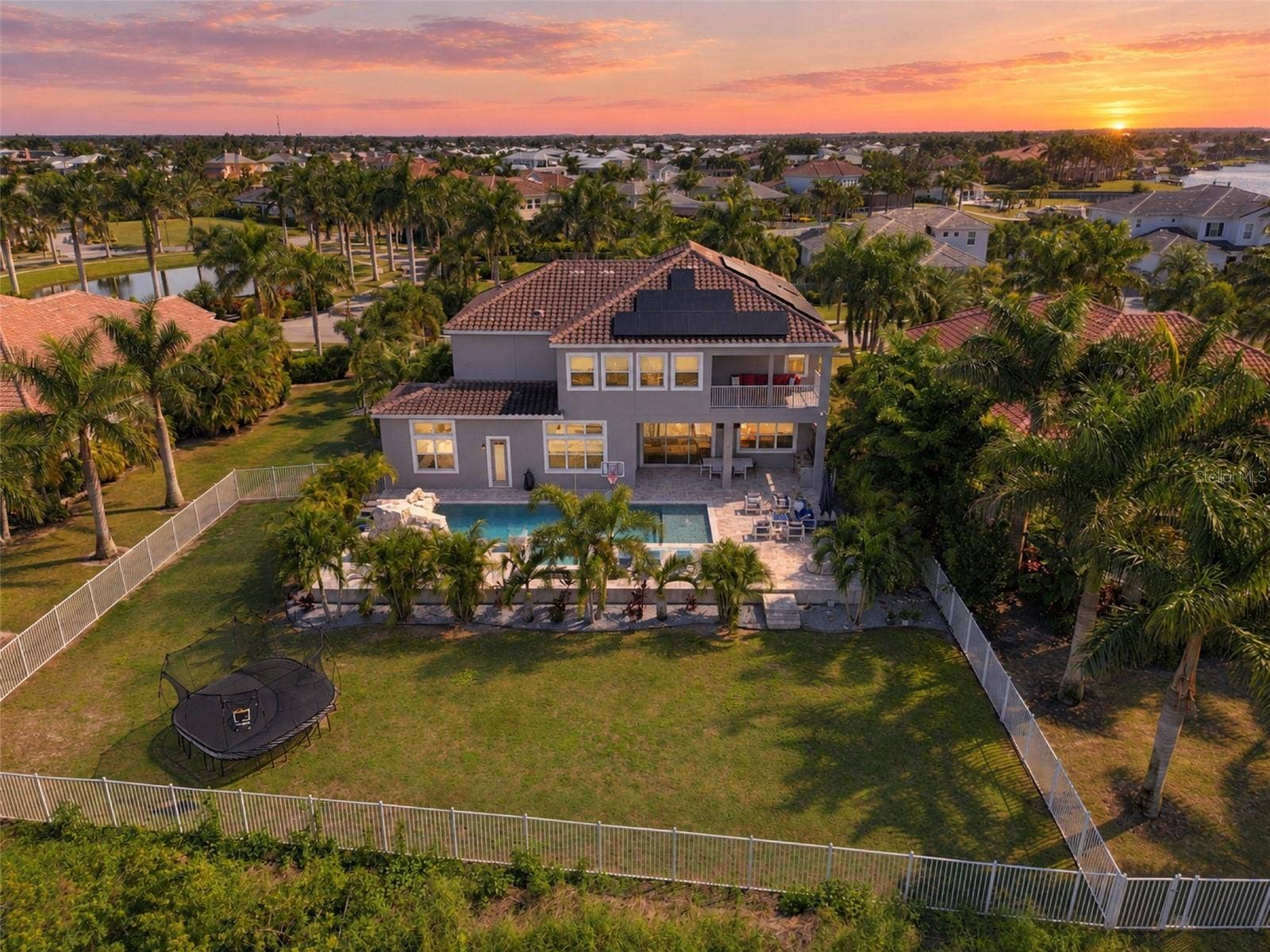 832 MANNS HARBOR DRIVE, Apollo Beach, FL 33572 832 MANNS HARBOR DRIVE, Apollo Beach, FL 33572