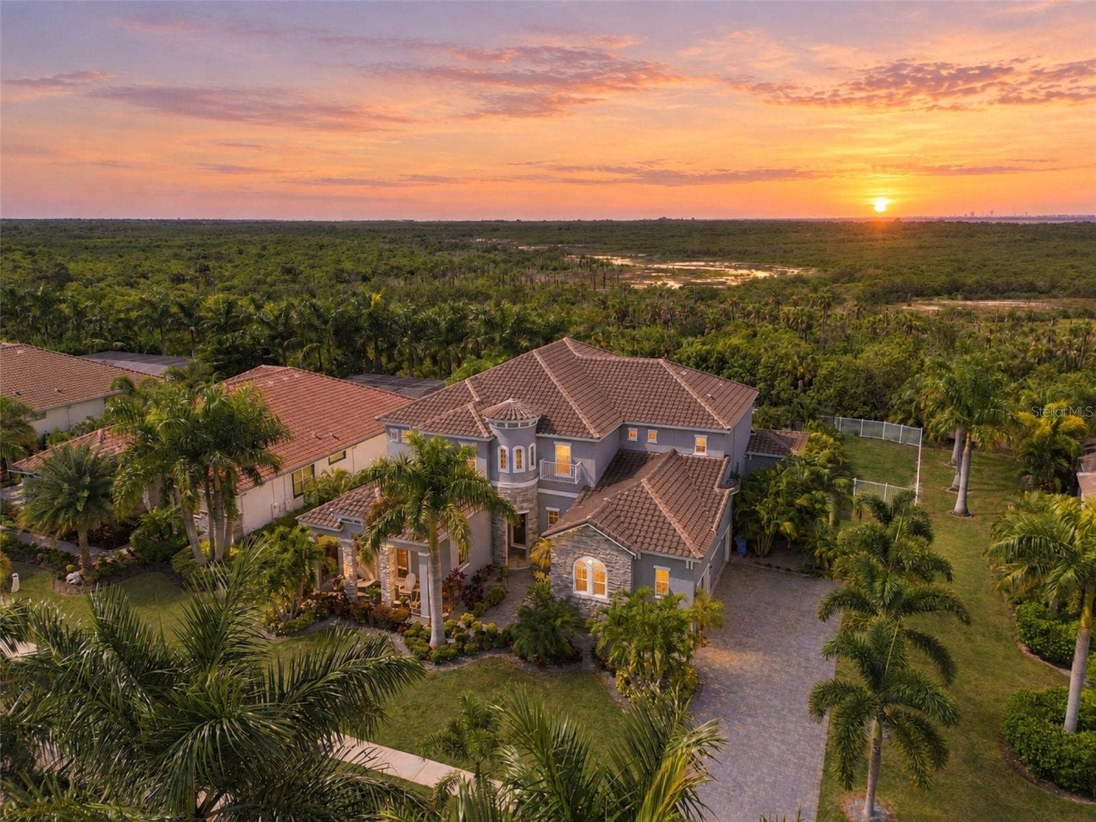 832 MANNS HARBOR DRIVE, Apollo Beach, FL 33572 832 MANNS HARBOR DRIVE, Apollo Beach, FL 33572