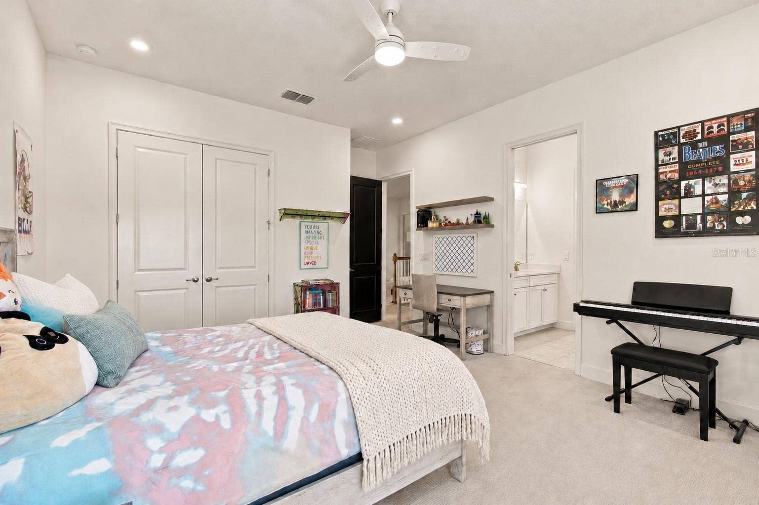832 MANNS HARBOR DRIVE, Apollo Beach, FL 33572 832 MANNS HARBOR DRIVE, Apollo Beach, FL 33572