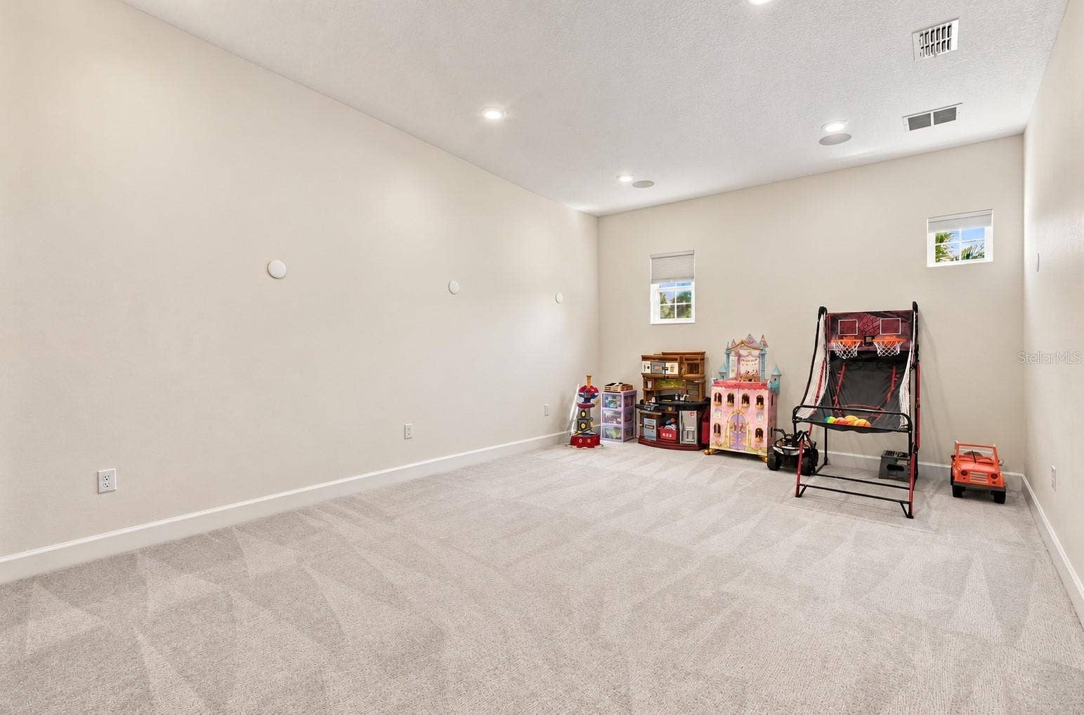 832 MANNS HARBOR DRIVE, Apollo Beach, FL 33572 832 MANNS HARBOR DRIVE, Apollo Beach, FL 33572