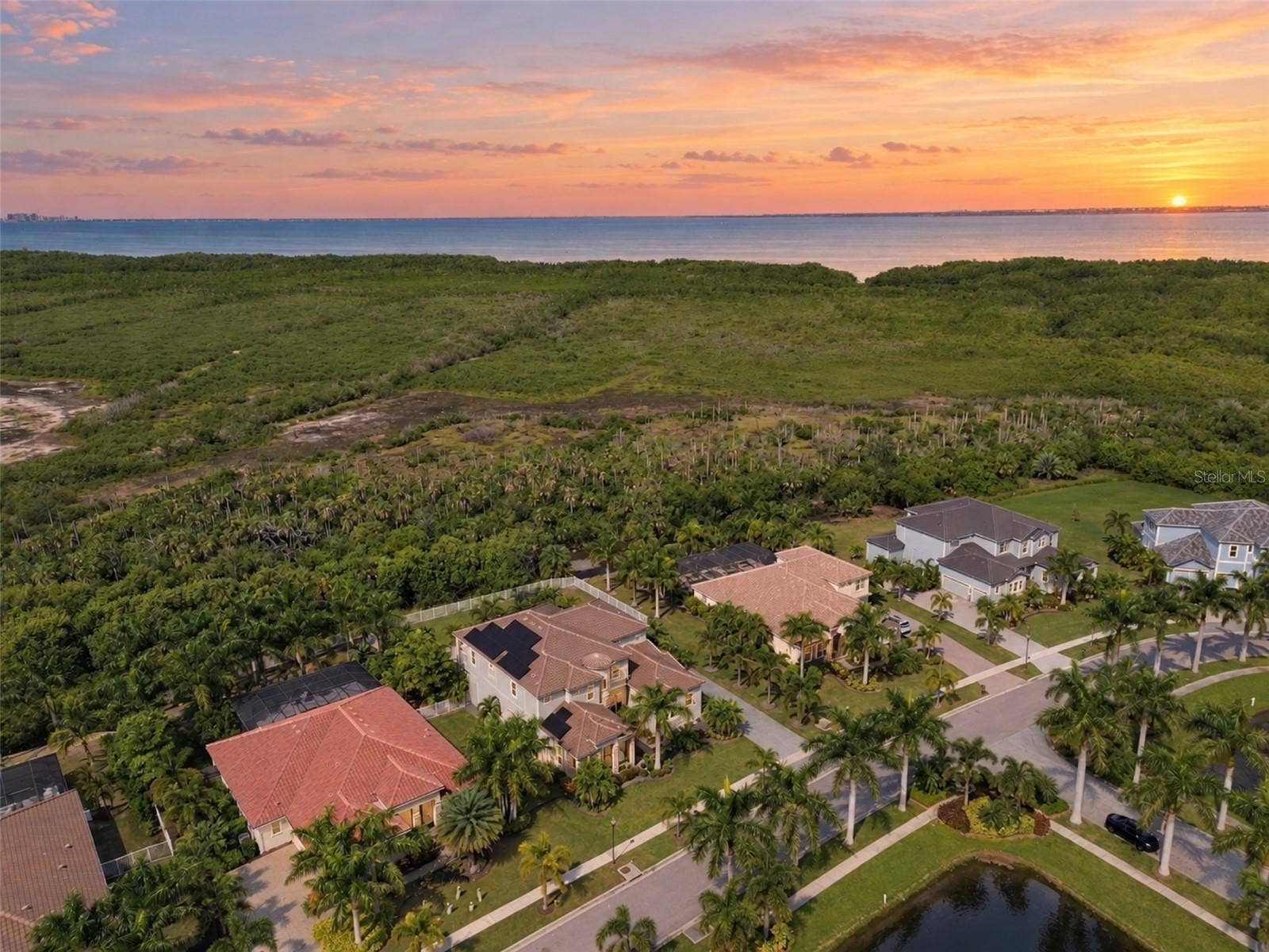 832 MANNS HARBOR DRIVE, Apollo Beach, FL 33572 832 MANNS HARBOR DRIVE, Apollo Beach, FL 33572