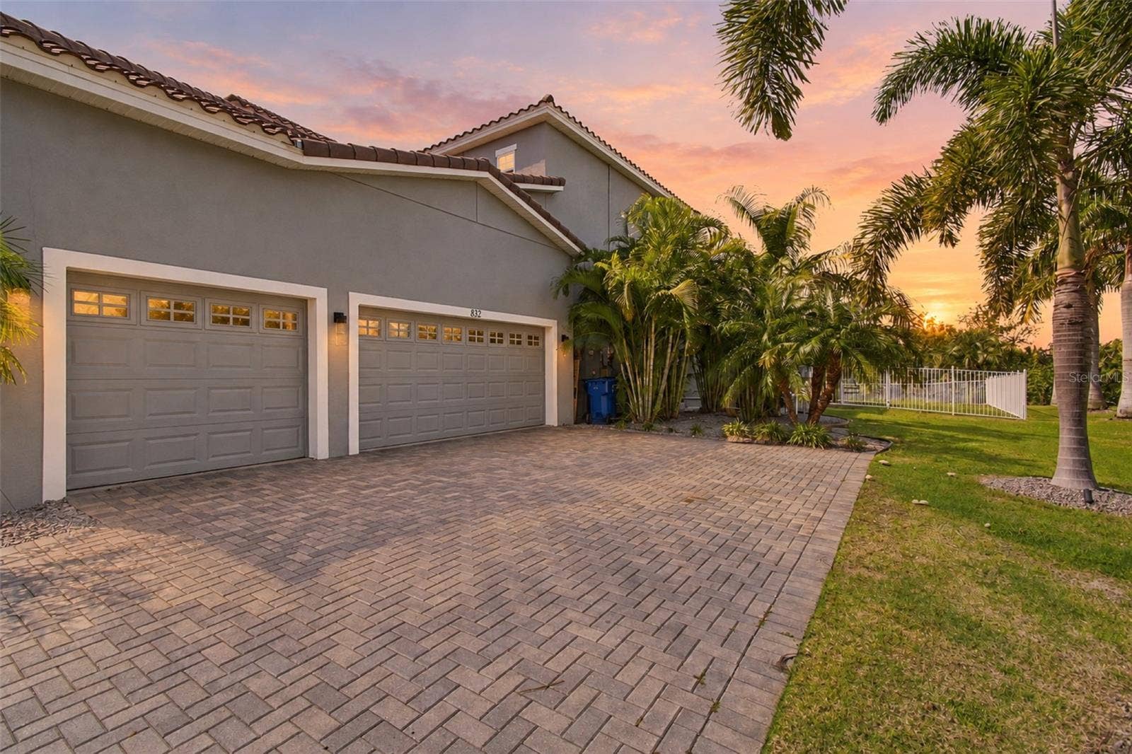 832 MANNS HARBOR DRIVE, Apollo Beach, FL 33572 832 MANNS HARBOR DRIVE, Apollo Beach, FL 33572
