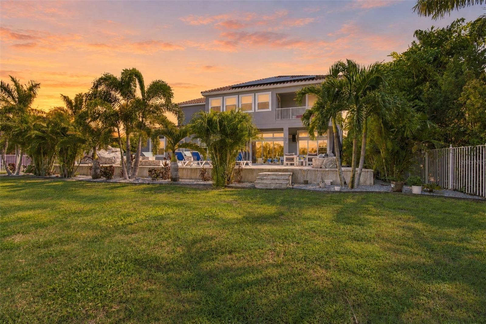 832 MANNS HARBOR DRIVE, Apollo Beach, FL 33572 832 MANNS HARBOR DRIVE, Apollo Beach, FL 33572