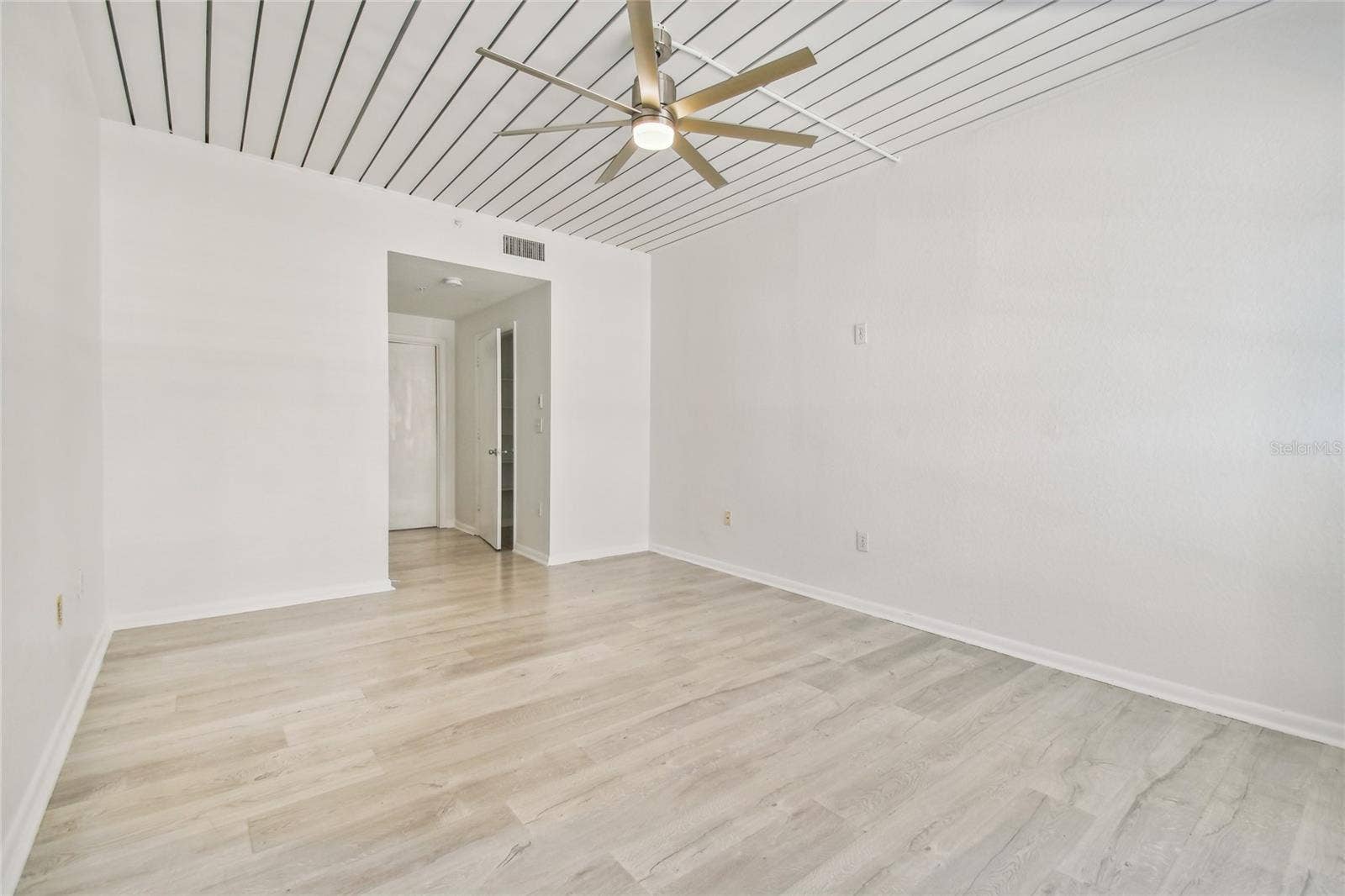 2410 W AZEELE STREET, #222, Tampa, FL 33609