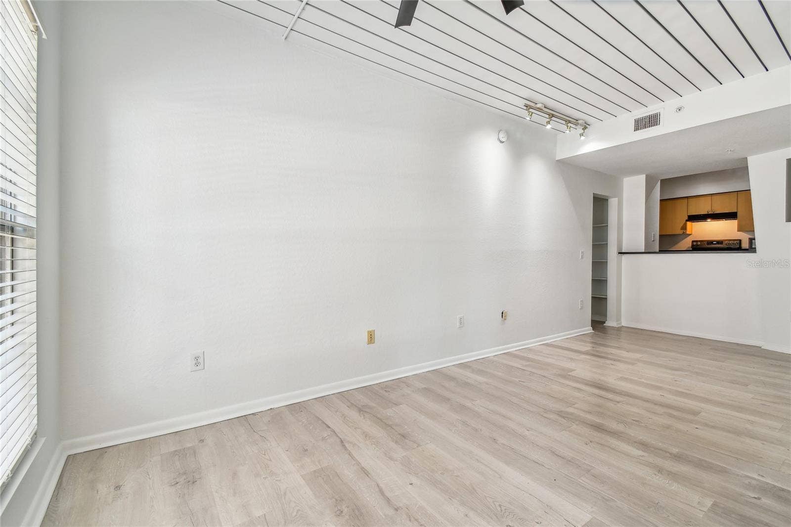 2410 W AZEELE STREET, #222, Tampa, FL 33609