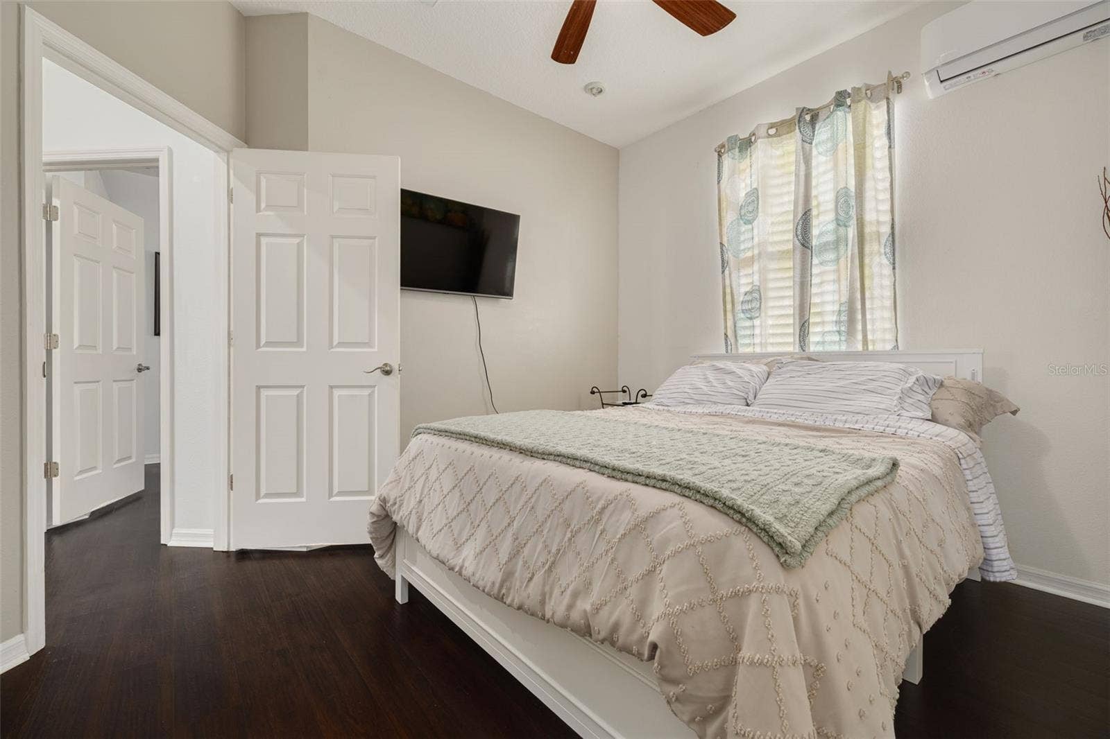 724 SANDY HILLS AVENUE, Tarpon Springs, FL 34689 724 SANDY HILLS AVENUE, Tarpon Springs, FL 34689