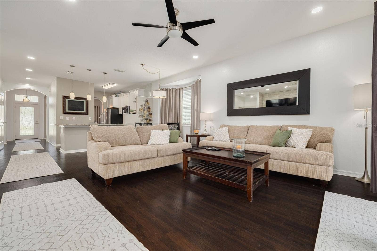 724 SANDY HILLS AVENUE, Tarpon Springs, FL 34689 724 SANDY HILLS AVENUE, Tarpon Springs, FL 34689