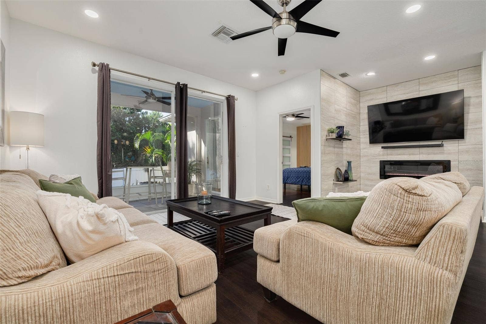 724 SANDY HILLS AVENUE, Tarpon Springs, FL 34689 724 SANDY HILLS AVENUE, Tarpon Springs, FL 34689