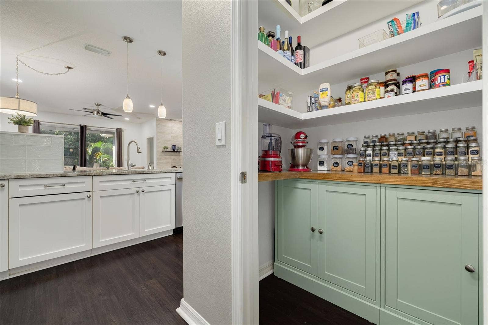 724 SANDY HILLS AVENUE, Tarpon Springs, FL 34689 724 SANDY HILLS AVENUE, Tarpon Springs, FL 34689