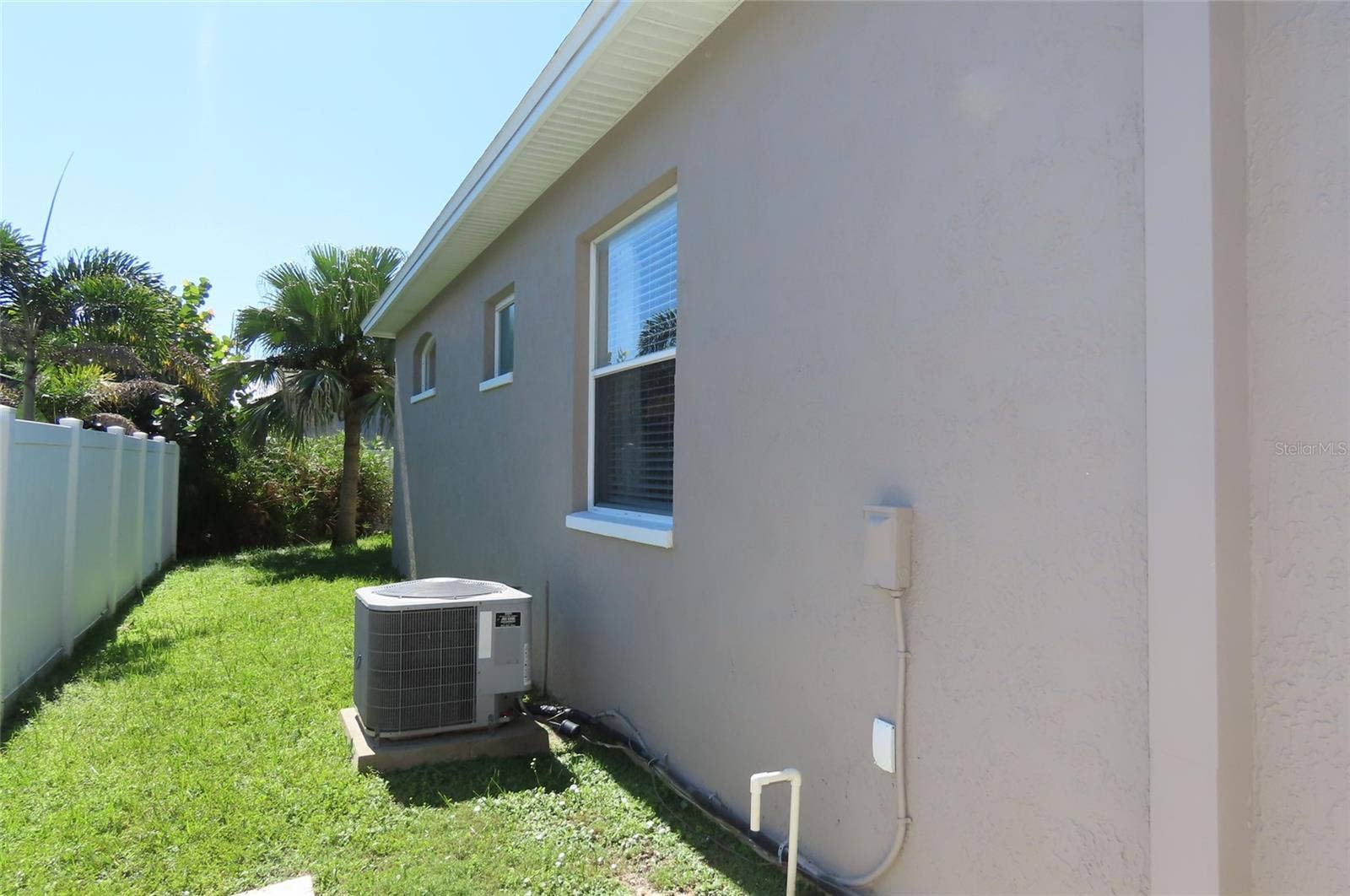 1801 MAPLELEAF BOULEVARD, Oldsmar, FL 34677 1801 MAPLELEAF BOULEVARD, Oldsmar, FL 34677