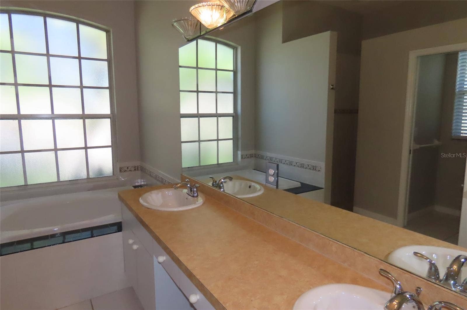 1801 MAPLELEAF BOULEVARD, Oldsmar, FL 34677 1801 MAPLELEAF BOULEVARD, Oldsmar, FL 34677