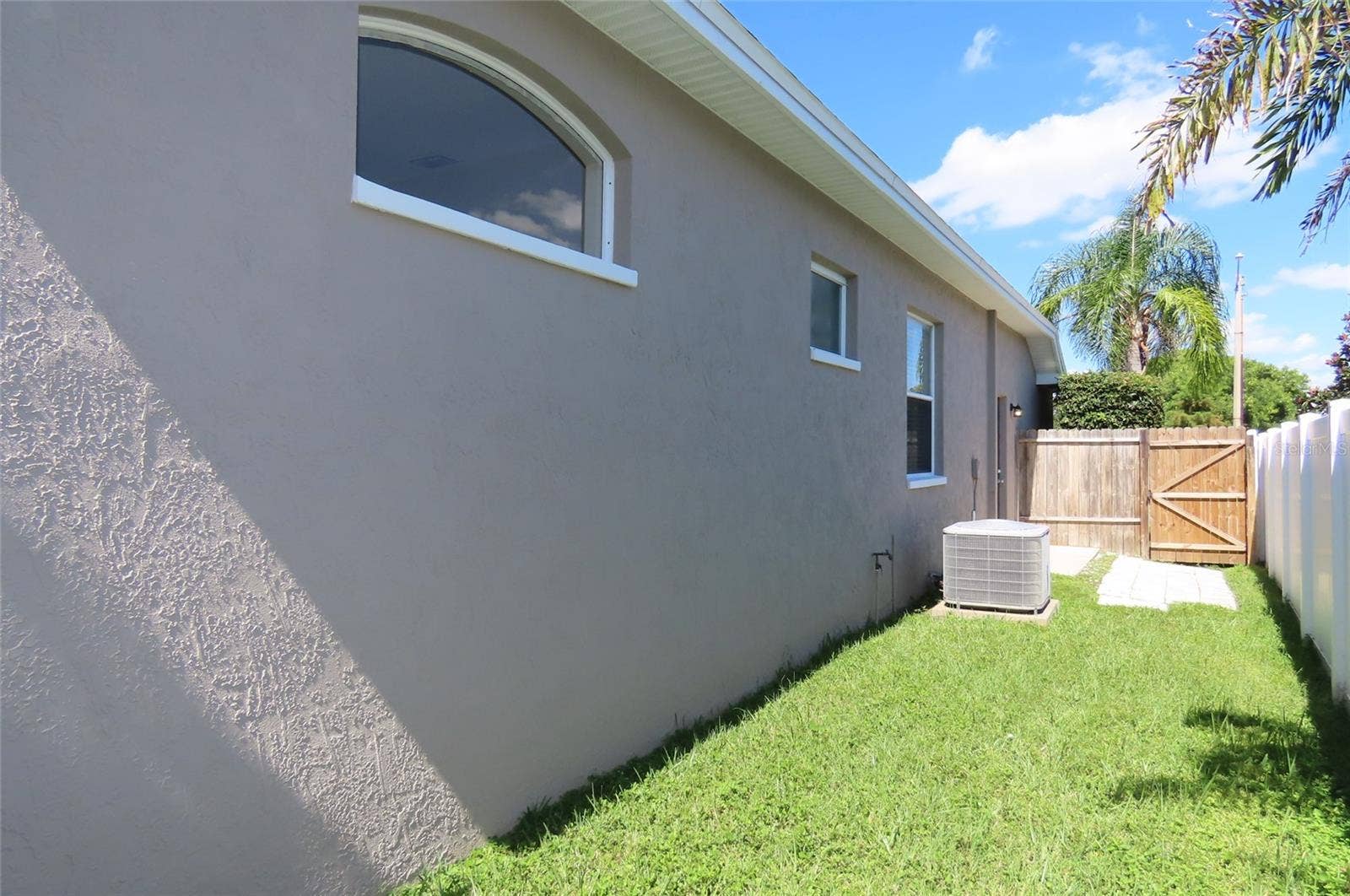 1801 MAPLELEAF BOULEVARD, Oldsmar, FL 34677 1801 MAPLELEAF BOULEVARD, Oldsmar, FL 34677