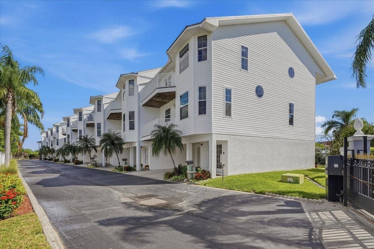 101 SHOALS CIRCLE, North Redington Beach, FL 33708 101 SHOALS CIRCLE, North Redington Beach, FL 33708