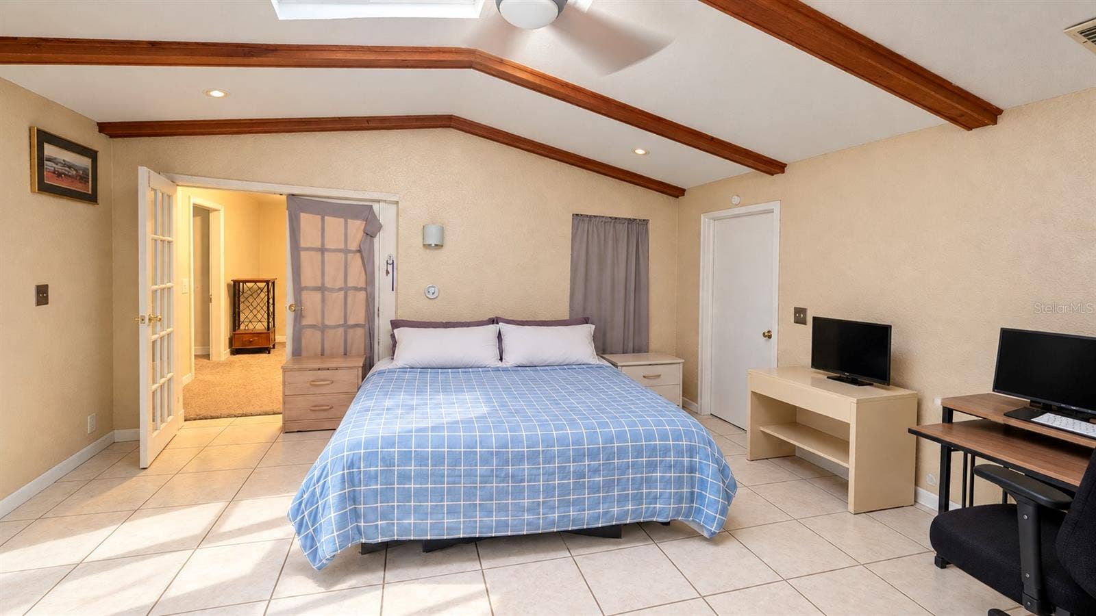 5636 BEECH STREET, Zephyrhills, FL 33542 Florida Room-B
