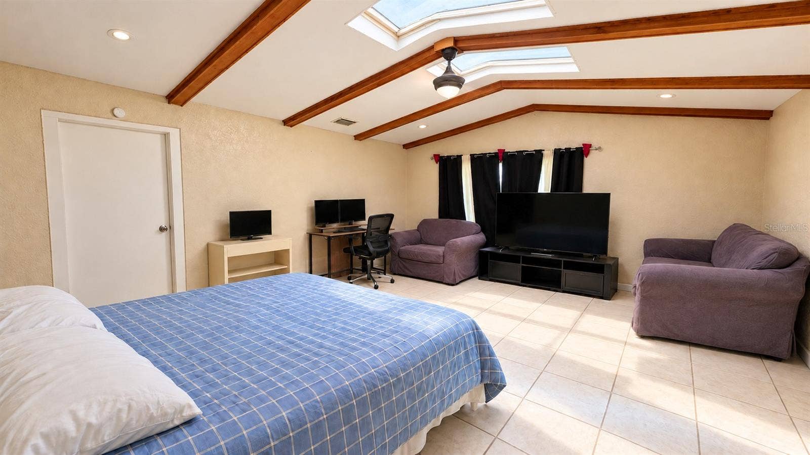5636 BEECH STREET, Zephyrhills, FL 33542 Florida Room-A