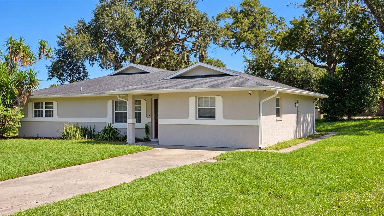5636 BEECH STREET, Zephyrhills, FL 33542 Front- Right View