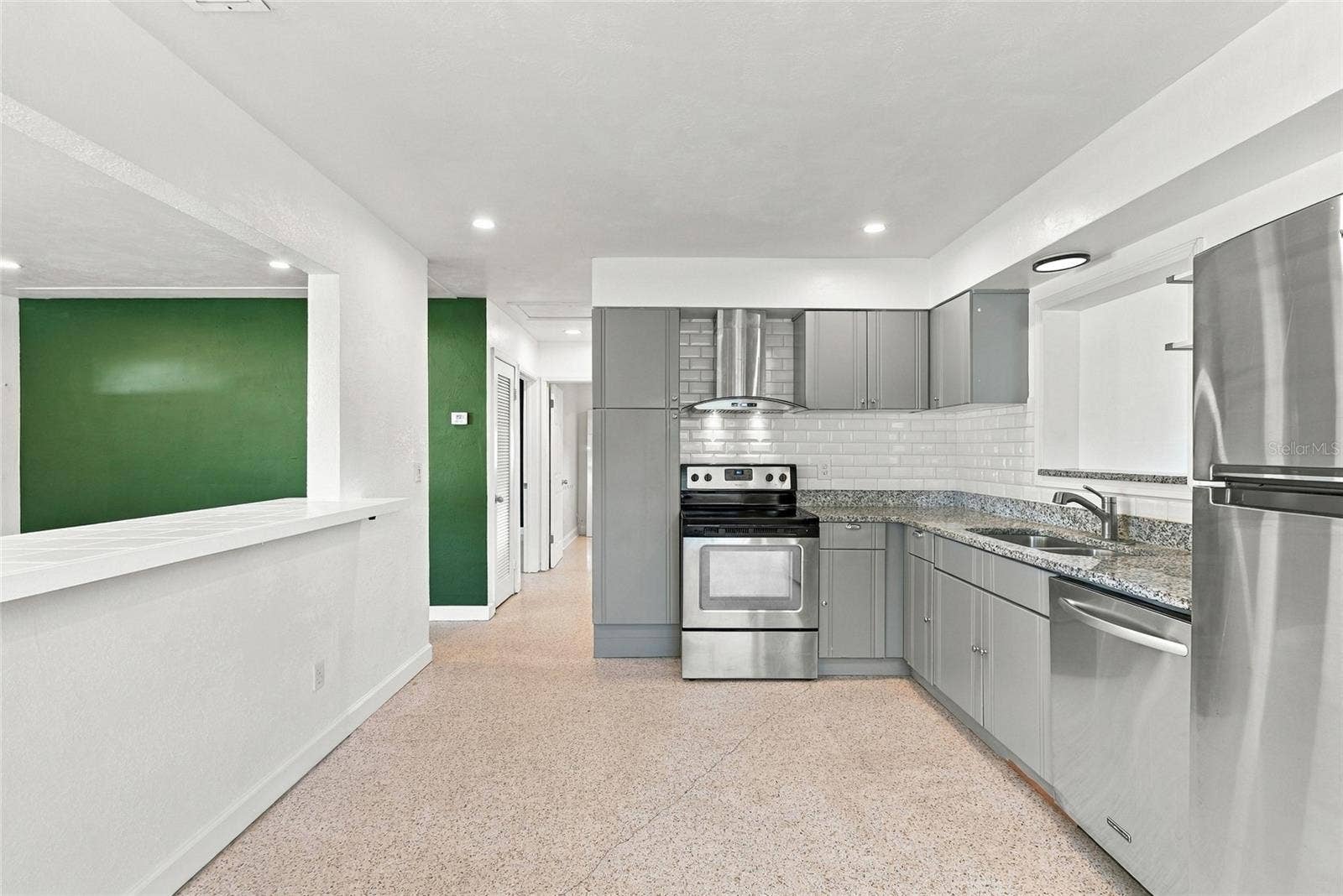 4586 42ND AVENUE N, St Petersburg, FL 33714 4586 42ND AVENUE N, St Petersburg, FL 33714